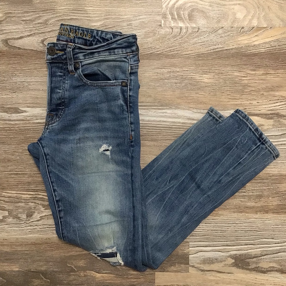 American Eagle Outfitters Slim Button Fly Distressed Light Rinse Jeans 26x28